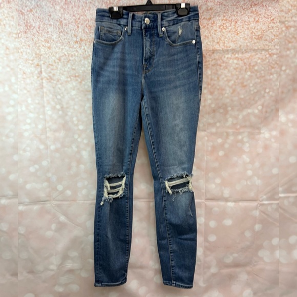 NEW Good American Good Legs Cropped Jeans in Blue261 - Picture 2 of 12